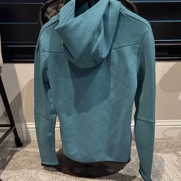 Nike Men's Teal Performance Jacket - Picture 2 of 4